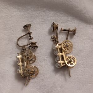 Vintage/Antique Gold Tone Wagon Full Of Pearls Earrings Asian Or Wild West